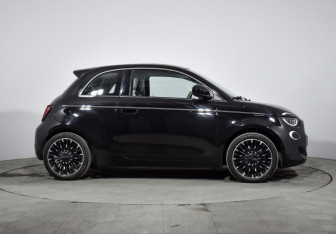 Подержанный автомобиль Fiat 500 Hatchback 2021 года (4 фото)
