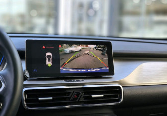 Подержанный автомобиль Geely Coolray 2023 года (14 фото)