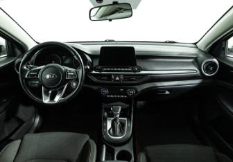 Подержанный автомобиль Kia Cerato Sedan 2020 года (14 фото)