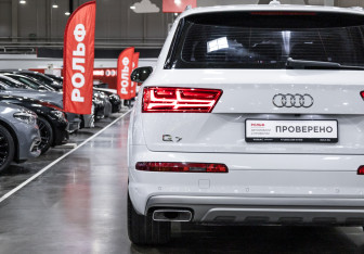 Подержанный автомобиль Audi Q7 2018 года (9 фото)
