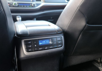 Подержанный автомобиль Toyota Highlander 2014 года (13 фото)