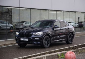 Подержанный автомобиль BMW X4 2019 года (3 фото)