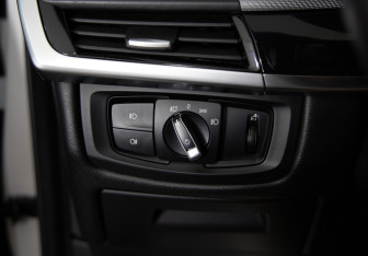 Подержанный автомобиль BMW X5 2017 года (22 фото)