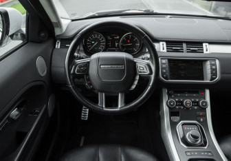 Подержанный автомобиль Land Rover Range Rover Evoque 2012 года (15 фото)