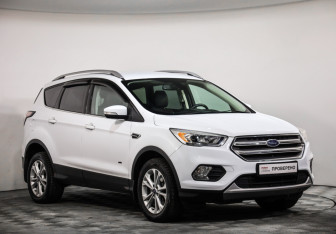 Подержанный автомобиль Ford Kuga 2017 года (3 фото)