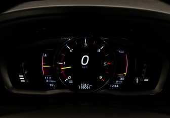 Подержанный автомобиль Volvo XC60 2015 года (28 фото)