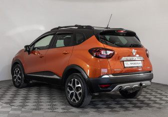 Подержанный автомобиль Renault Kaptur 2016 года (6 фото)