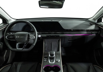 Подержанный автомобиль Omoda C5 2023 года (13 фото)