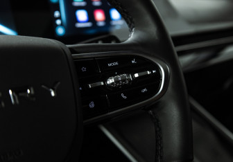 Подержанный автомобиль Omoda C5 2023 года (19 фото)