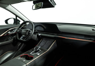 Подержанный автомобиль Omoda C5 2024 года (9 фото)