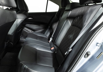 Подержанный автомобиль Toyota Corolla Sedan 2019 года (10 фото)