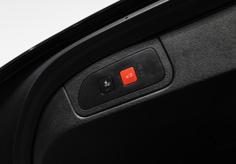 Подержанный автомобиль DS 7 Crossback 2020 года (15 фото)