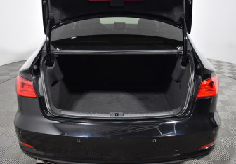 Подержанный автомобиль Audi A3 Sedan 2015 года (19 фото)