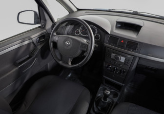 Подержанный автомобиль Opel Meriva 2008 года (8 фото)