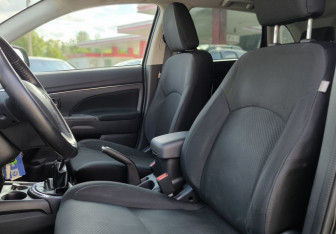 Подержанный автомобиль Mitsubishi ASX 2014 года (10 фото)