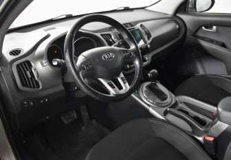 Подержанный автомобиль Kia Sportage 2014 года (9 фото)