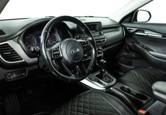 Подержанный автомобиль Kia Seltos 2021 года (11 фото)