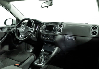 Подержанный автомобиль Volkswagen Tiguan 2015 года (9 фото)