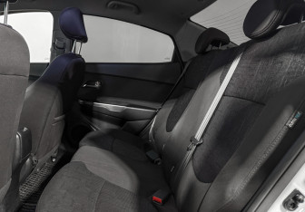Подержанный автомобиль Kia Rio Sedan 2016 года (12 фото)