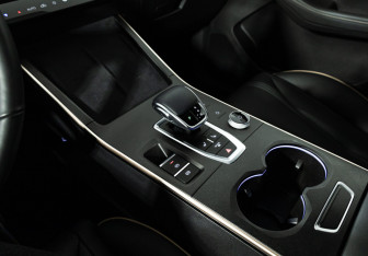 Подержанный автомобиль Omoda C5 2023 года (17 фото)