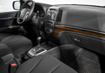 Подержанный автомобиль Hyundai Santa Fe 2011 года (14 фото)