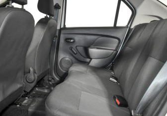 Подержанный автомобиль Renault Logan Sedan 2018 года (12 фото)