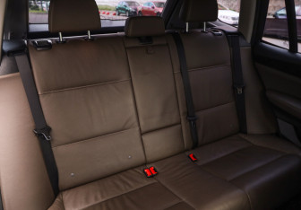 Подержанный автомобиль BMW X3 2012 года (25 фото)
