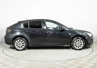 Подержанный автомобиль Chevrolet Cruze Hatchback 2013 года (4 фото)