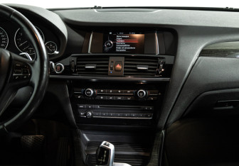 Подержанный автомобиль BMW X4 2016 года (14 фото)