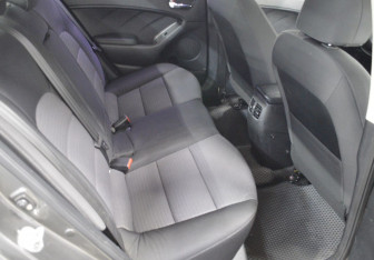 Подержанный автомобиль Kia Cerato Sedan 2013 года (13 фото)