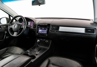 Подержанный автомобиль Volkswagen Touareg 2013 года (9 фото)