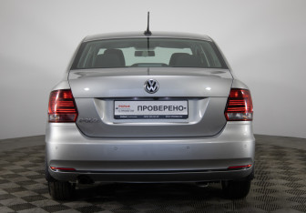 Подержанный автомобиль Volkswagen Polo Sedan 2018 года (6 фото)