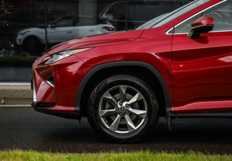 Подержанный автомобиль Lexus RX 2018 года (10 фото)