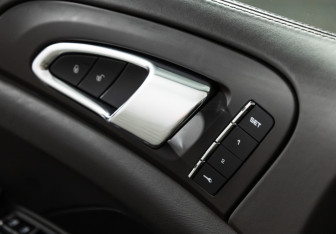 Подержанный автомобиль Porsche Cayenne 2016 года (19 фото)