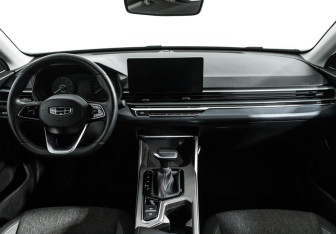 Подержанный автомобиль Geely Emgrand 2023 года (13 фото)