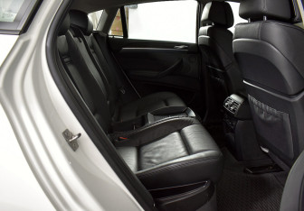 Подержанный автомобиль BMW X6 2012 года (6 фото)