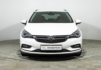 Подержанный автомобиль Opel Astra Wagon 2019 года (2 фото)