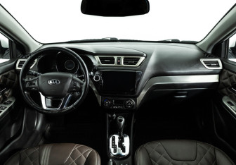 Подержанный автомобиль Kia Rio Sedan 2013 года (13 фото)