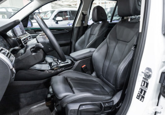 Подержанный автомобиль BMW X3 2022 года (17 фото)