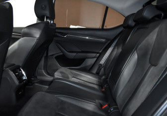 Подержанный автомобиль Skoda Octavia Liftback 2022 года (12 фото)