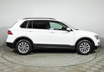 Подержанный автомобиль Volkswagen Tiguan 2020 года (4 фото)