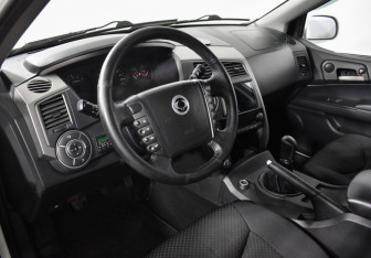 Подержанный автомобиль SsangYong Kyron 2012 года (9 фото)