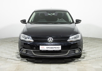 Подержанный автомобиль Volkswagen Jetta Sedan 2013 года (2 фото)
