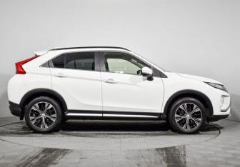 Подержанный автомобиль Mitsubishi Eclipse Cross 2018 года (5 фото)