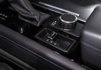 Подержанный автомобиль Toyota Tundra 2022 года (28 фото)