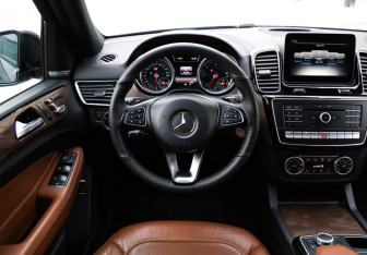 Подержанный автомобиль Mercedes-Benz GLE 2017 года (11 фото)