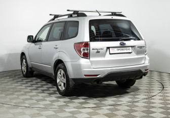 Подержанный автомобиль Subaru Forester Suv 2008 года (7 фото)