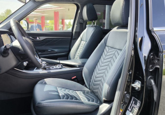 Подержанный автомобиль Changan CS95 2024 года (12 фото)