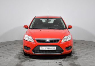 Подержанный автомобиль Ford Focus Hatchback 2010 года (2 фото)