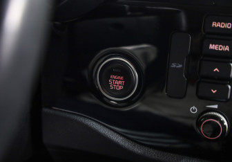 Подержанный автомобиль Kia Rio Hatchback 2019 года (19 фото)